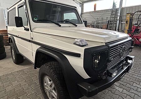 Mercedes-Benz G 230