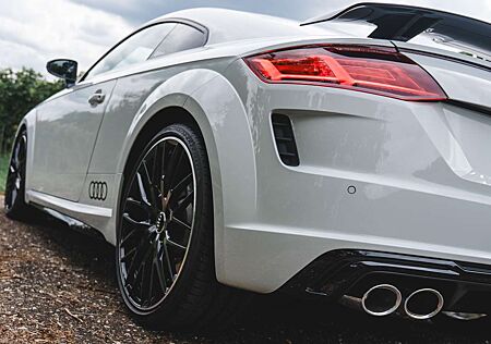 Audi TTS Coupe TFSI quattro, Vollausstattung, Carbon