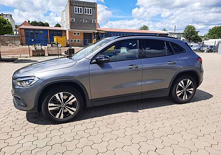 Mercedes-Benz GLA 220 d 4Matic 8G-DCT Progressive