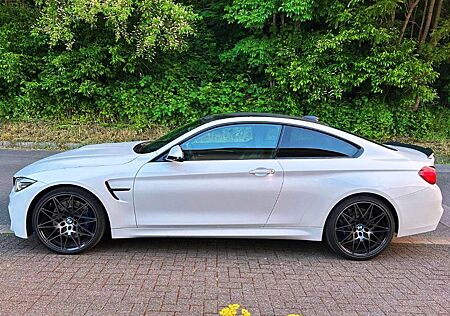 BMW M4 Coupe DKGCompetition