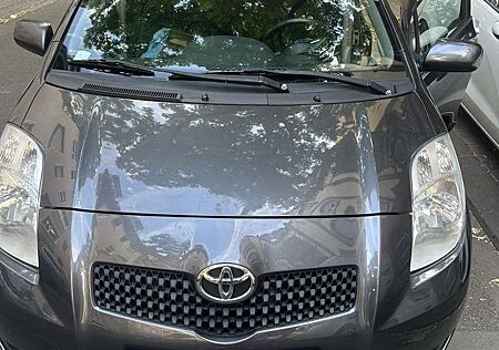 Toyota Yaris Team