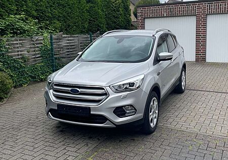 Ford Kuga 1.5 EcoBoost 2x4 Titanium