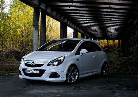 Opel Corsa 1.6 Turbo OPC