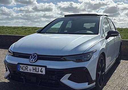 VW Golf Volkswagen 2.0 TSI 221 kW GTI Clubsport