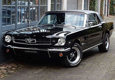 Ford Mustang Cabrio V8 triple black