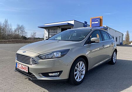 Ford Focus Titanium *Navi*Klima*PDC*