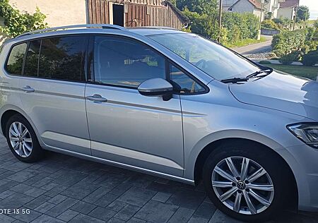VW Touran Volkswagen 1.5 TSI UNITED / AHK / NAVI / 7-Sitzer