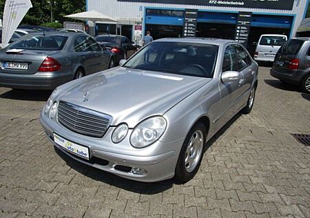 Mercedes-Benz E 200 CDI mit Schiebedach und Klioma-ALU-PDC-ABS-ESP-Met