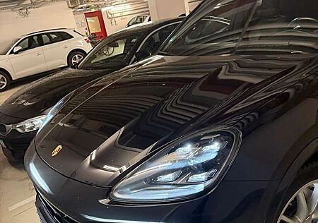 Porsche Cayenne Turbo Matrix*Hinterachslenkung*Garantie