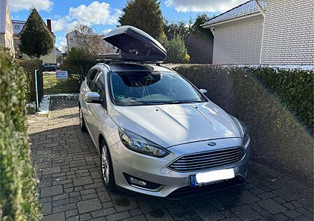 Ford Focus - Titanium Vollausstattung