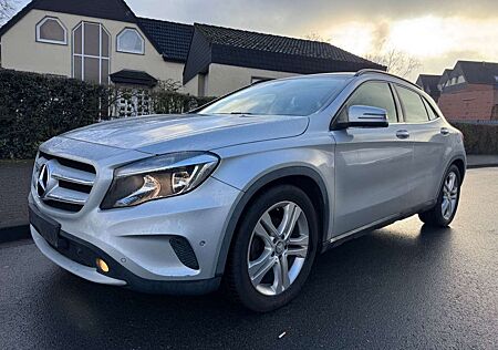 Mercedes-Benz GLA 220 CDI Automatik Mwst. Navi SHZ TÜV Camera