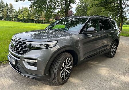 Ford Explorer EcoBoost Plug-in Hybrid ST-LINE