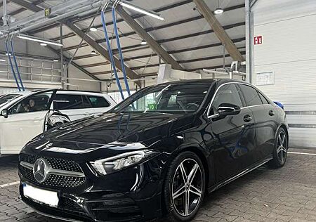 Mercedes-Benz A 250 7G-DCT AMG Line
