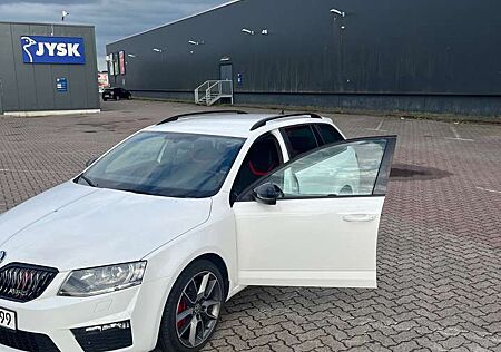 Skoda Octavia Combi 2.0 TDI (Green tec) DSG RS