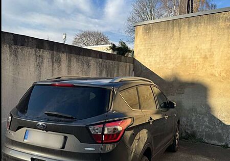 Ford Kuga 1.5 EcoBoost 2x4 Cool & Connect