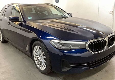 BMW 530 e Tour.*Pano*M-Sport Lenkrad*AHK*RFK*LED