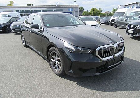 BMW 520 i Automatik NEUES MODEL!