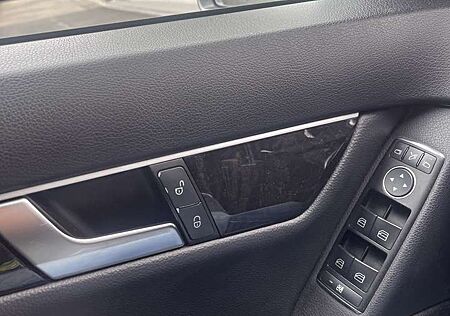 Mercedes-Benz C 220 CDI DPF Automatik BlueEFFICIENCY Avantgarde