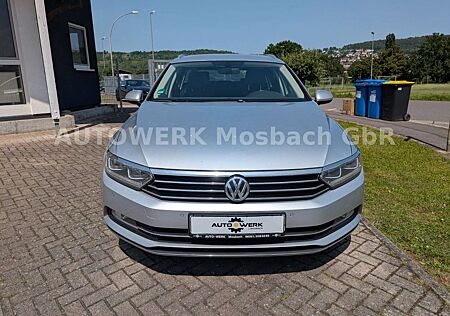 VW Passat Variant Volkswagen Highline/1. Hand/LED/Navi/Leder