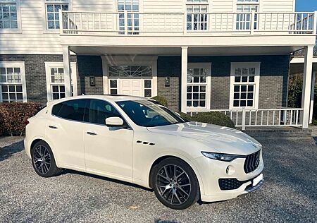 Maserati Levante 3.0 Diesel Gran Lusso ,Panorama,360 Cam