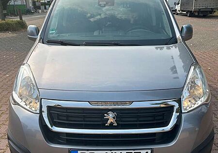 Peugeot Partner Partner Tepee Behindertengerecht Handgas AHK TÜV neu