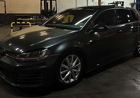 VW Golf GTI Volkswagen Golf VII DSG Performance BlueMotion Technology