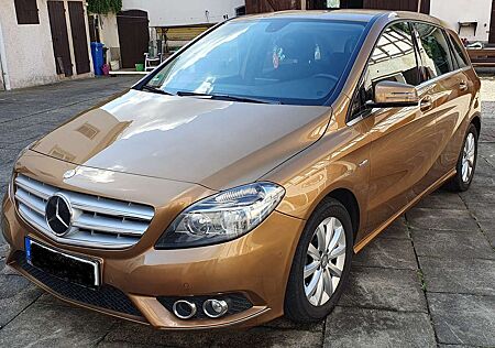Mercedes-Benz B 180 B-Klasse (BlueEFFICIENCY) 7G-DCT