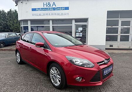 Ford Focus Lim. Titanium *Scheckheftgepflegt