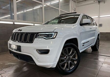 Jeep Grand Cherokee 3.0 CRD PANO AHK 3,5t LHZ KAMERA