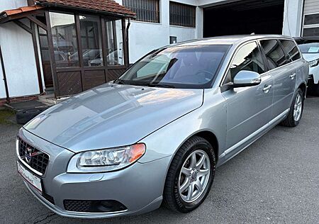 Volvo V70 2,4L D Kombi Momentum - LEDER AHK NAVI PDC