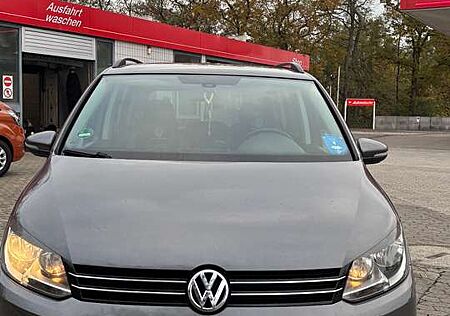VW Touran Volkswagen 1.6 TDI DPF BlueMotion Technology Comfortline