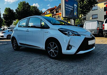 Toyota Yaris Hybrid Team D Kamera Klimaautomatik