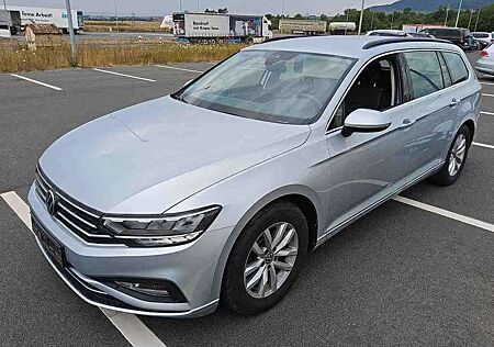 VW Passat Variant Volkswagen 2.0 TDI Business DSG/NAV/AHK/SHZ