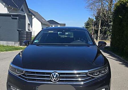 VW Passat Variant gebraucht kaufen VW Passat Variant Volkswagen Elegance 4Motion