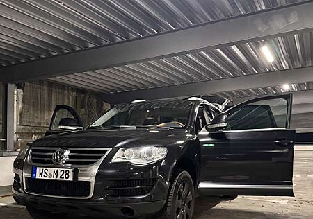 VW Touareg Volkswagen 3.0 V6 TDI DPF Aut.