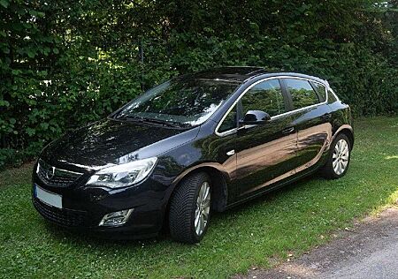 Opel Astra J Lim. 5-trg. Cosmo