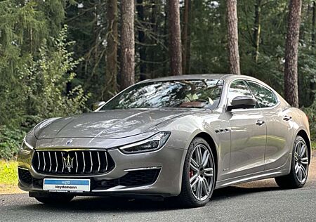 Maserati Ghibli Cartier Rot Sport