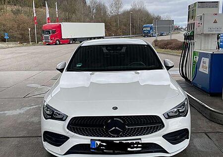 Mercedes-Benz CLA 180 7G-DCT AMG Line