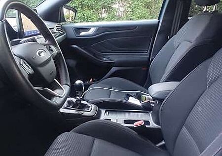 Ford Focus Turnier 1.5 EcoBoost Start-Stopp-System ST-LINE