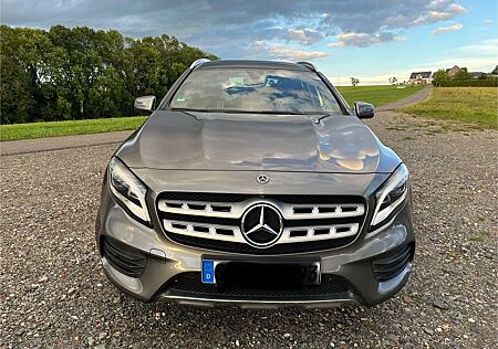 Mercedes-Benz GLA 180 AMG Line