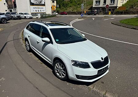 Skoda Octavia Combi Style 2.0Tdi Panorama, Navi