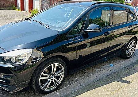 BMW 220i 220 Active Tourer Sport-Aut, Navi,Park As, M Felg