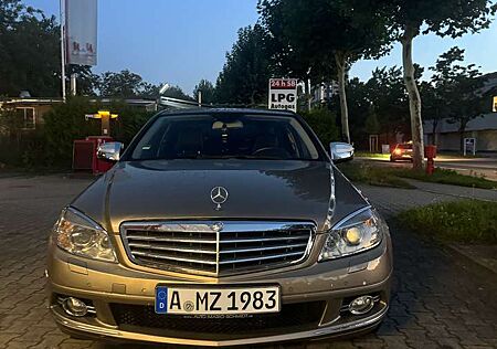 Mercedes-Benz C 230