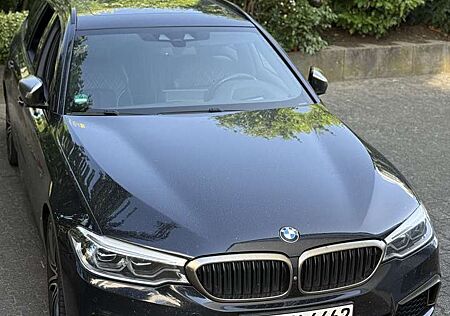 BMW M550d M550 xDrive Touring Aut.Panp,360,HUD,Voll,ACC,VHB