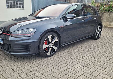 VW Golf GTI Volkswagen GTI Performance BMT