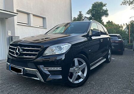 Mercedes-Benz ML 350 4MATIC (BlueEFFICIENCY) 7G-TRONIC AMG Line