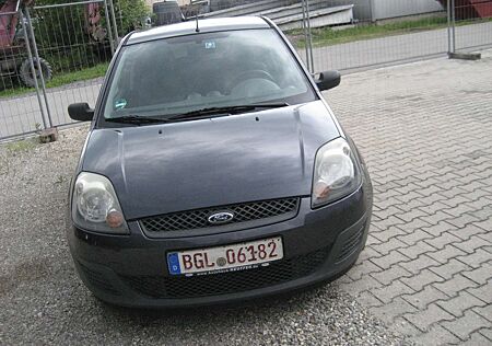Ford Fiesta 1.3 Ambiente TÜV ist abgelaufen
