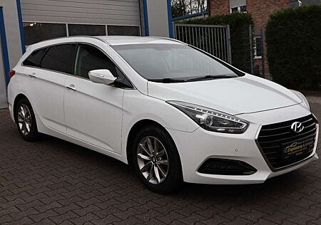 Hyundai i40 1.6 cw blue Trend/NAVI/CAM/AHK/SCHECKH./1.HD