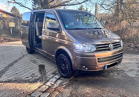 VW T5 Caravelle Volkswagen Lang DSG Trendline