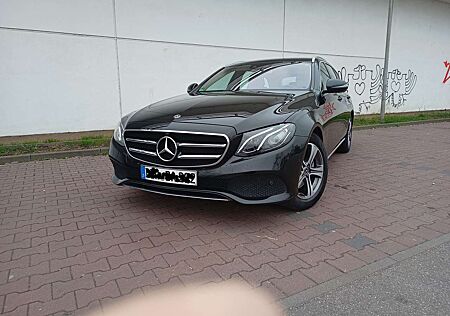 Mercedes-Benz E 220 d 4Matic T 9G-TRONIC Avantgarde